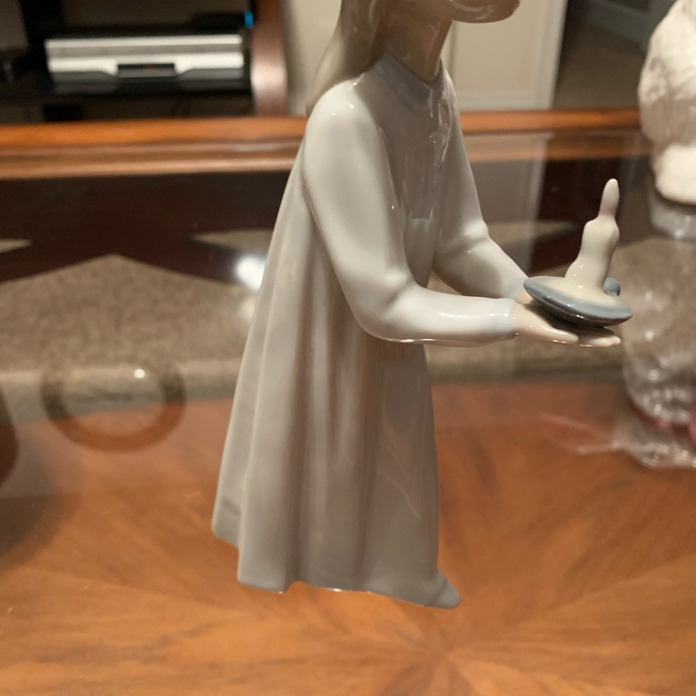 ☀️host pick ☀️ Lladro figurine little girl with candle - Picture 3 of 5